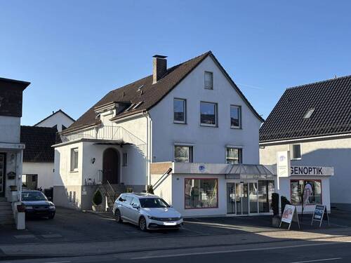 Straßenansicht - 7 Zimmer Mehrfamilienhaus, Wohnhaus zum Kaufen in Detmold / Hiddesen