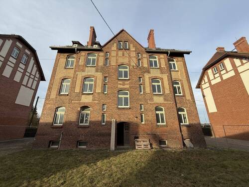 Hofansicht - Sanierungsobjekt mit Potenzial - Mehrfamilienhaus in attraktiver Lage