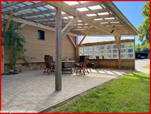 ca. 80 m² überdachte Terrasse - 