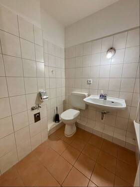Badzimmer mit Waschmaschinenanschluss - 