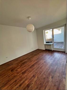 Zimmer mit Zugang zum Balkon z.B. Schlafzimmer - Etagenwohnung mit 75,70 m&sup2; in Uelzen zum Kaufen