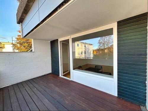 Balkon 2. Perspektive mit Blick in Richtung Wohnzimmer - 