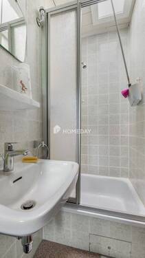 Gäste-WC mit Dusche - 