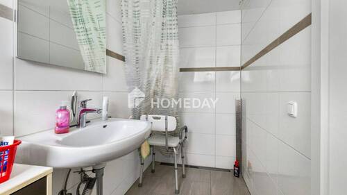 Bad in Einliegerwohnung (2) - 