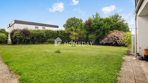 Terrasse mit eingew. Garten - 