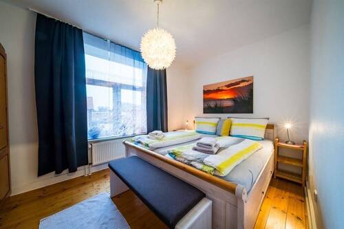 Schlafzimmer - 3 Zimmer Etagenwohnung zum Kaufen in Borkum