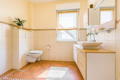 Bad (2) - 6 Zimmer Doppelhaushälfte in Schmallenberg