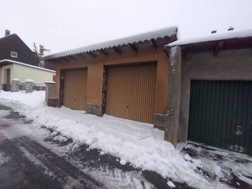 Garagenstellplätze - Einfamilienhaus zum Kaufen in Teuschnitz