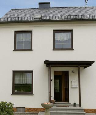 Titel - Doppelhaushälfte in Chemnitz-Siegmar: Einfamilienhaus, 4-Raum, Wintergarten, Garage & Ausbaureserve