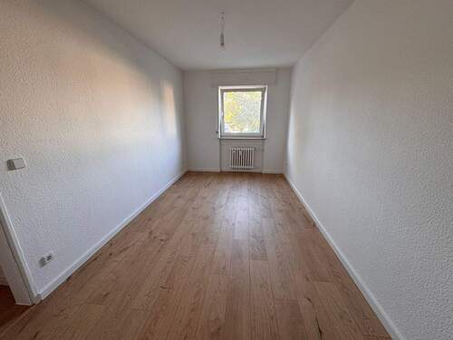 Schlafzimmer 1 - Etagenwohnung mit 74,00 m&sup2; in Frankfurt am Main zur Miete