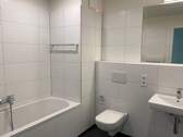 Bad mit Wanne - Terrassenwohnung mit 115,90 m&sup2; in Dresden zur Miete