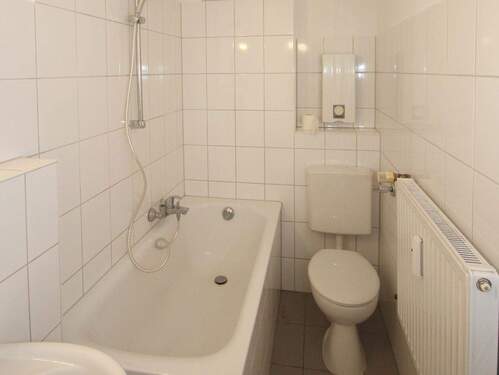 Wannenbad - Etagenwohnung mit 30,00 m² in Meerbusch zur Miete