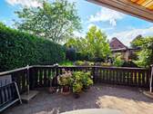Arrondierte Terrasse vor dem Wohnzimmer - 4 Zimmer Einfamilienhaus in Gifhorn