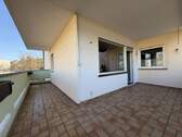 Balkon mit elektrischer Markise - 3 Zimmer Etagenwohnung in Erlangen