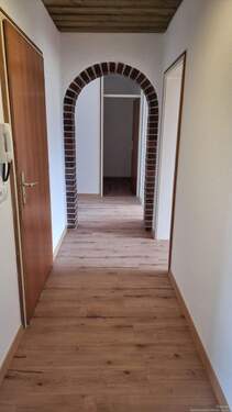 Flur - Etagenwohnung mit 86,00 m&sup2; in Beilngries zur Miete