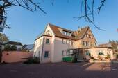 Hofansicht - Hotel, Pension, Gasthof in Stein zum Kaufen