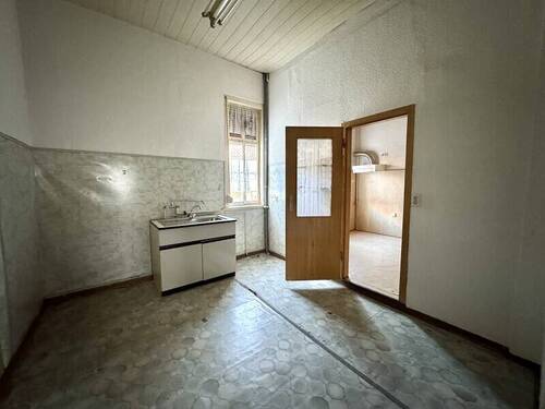 Gastronomie - Mehrfamilienhaus, Wohnhaus mit 404,00 m&sup2; in Waltershausen zum Kaufen