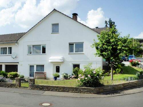 Eingang zum UG - 5 Zimmer Etagenwohnung in Bad Hersfeld / Kathus