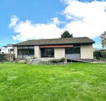 Freistehender Bungalow mit zusätzlichem Grundstück - Neuss Rosellen