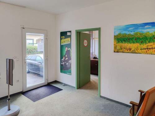 Gewerberaum - 7 Zimmer Mehrfamilienhaus, Wohnhaus in Weyerbusch