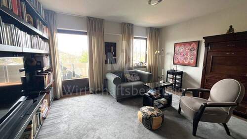 Bibliothek und Fernsehzimmer - 