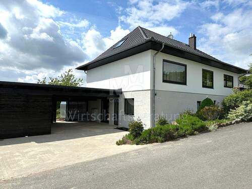 Hausansicht - Die Perle im Deister - Traumhaus in Nienstedt mit Fahrstuhl