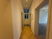 Flur mit Eingangstür - 2 Zimmer Etagenwohnung in Frankfurt am Main