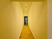Langer Flurbereich mit Spots - Etagenwohnung mit 80,00 m&sup2; in Frankfurt am Main zur Miete