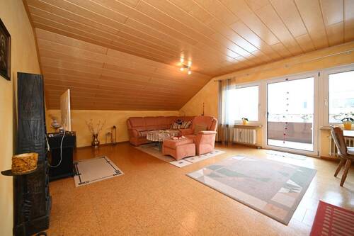 Wohnen mit Balkon im DG - 