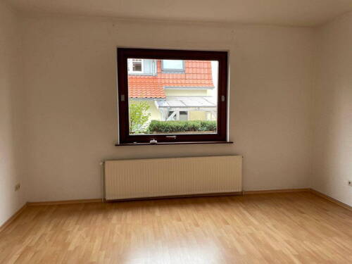 Erdgeschoss Wohnzimmer - 6 Zimmer Mehrfamilienhaus, Wohnhaus in Hude