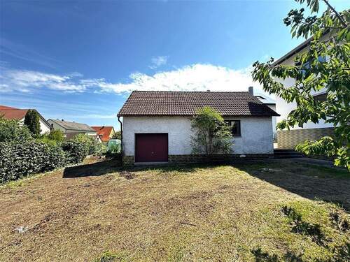 Doppelgarage mit Geräteschuppen - 