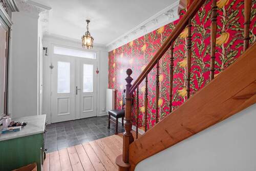 Erdgeschoss Diele - 6 Zimmer Mehrfamilienhaus, Wohnhaus zum Kaufen in Lübeck