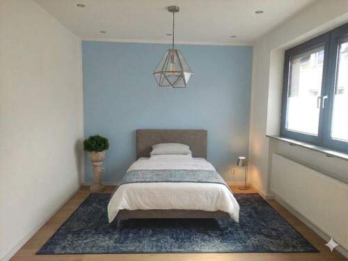 Schlafzimmer (KI) im Erdgeschoß - 4 Zimmer Einfamilienhaus zum Kaufen in Mülheim-Kärlich