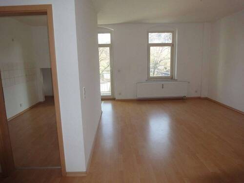 Wohnen und Küche - 2 Zimmer Etagenwohnung in Chemnitz