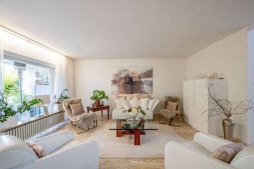 Wohnbereich EG - 8 Zimmer Einfamilienhaus in Frankfurt am Main