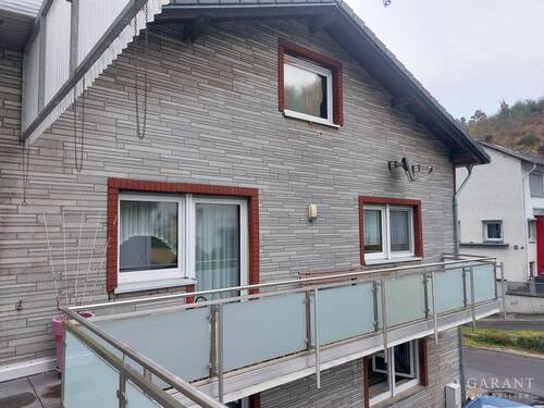 Balkon - 6 Zimmer Mehrfamilienhaus, Wohnhaus in Schlangenbad/Niedergladbach