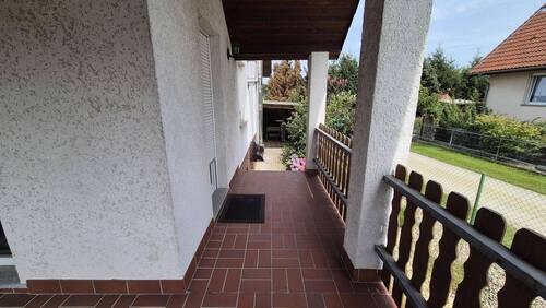 Zugang zum Garten vom Balkon EG - 