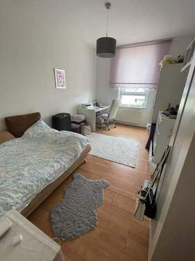 SZ - Etagenwohnung mit 120,00 m&sup2; in Wilhelmshaven zur Miete