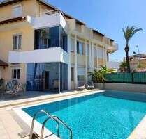 Ruhig gelegene DHH in KadriyeBelek Nähe Meer und Golfplätze