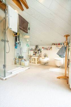 Haupt-Badezimmer im 1. OG - 