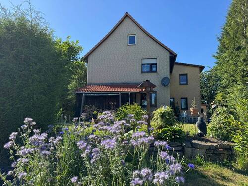 Gartenansicht - *Gepflegtes 2-Fam-Haus mit 2 Garagen und Garten*