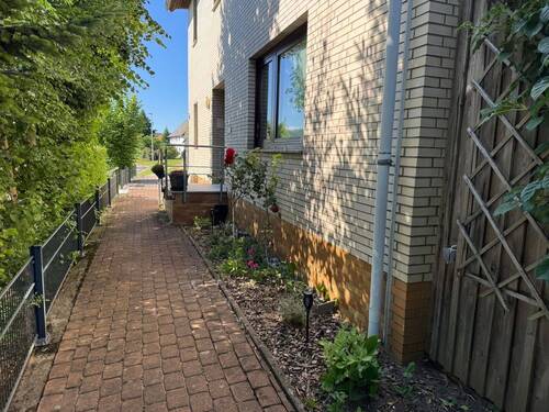 Zuwegung Haus - 