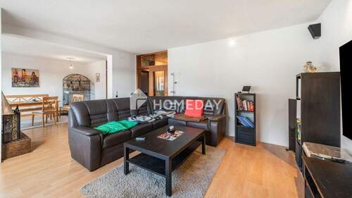 Wohnzimmer 1 - 4 Zimmer Etagenwohnung zum Kaufen in Albstadt - Tailfingen