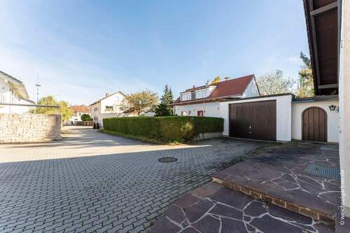 Blick auf die Zufahrt - 