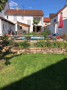 Garten - Blick auf das Haus - 