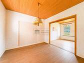 Wohnzimmer - Mehrfamilienhaus, Wohnhaus mit 109,00 m&sup2; in Hamburg zum Kaufen