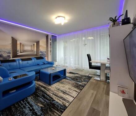 Modernes Wohn-Esszimmer - 3 Zimmer Etagenwohnung in Wiesbaden