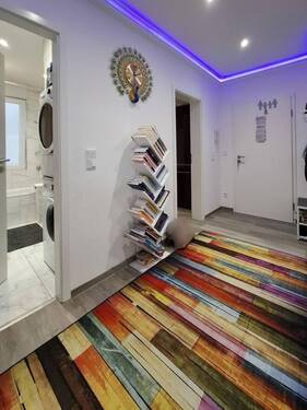 Blick zur Wohnungstür - 