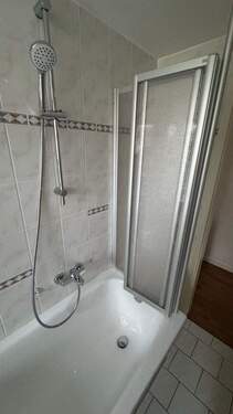 Wanne mit Duschfunktion - 