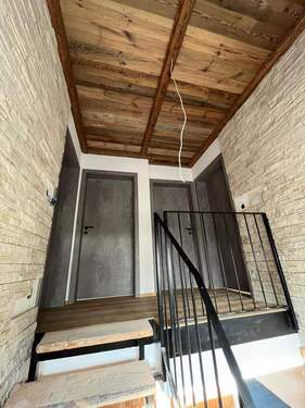 Zugang Wohnung - 6 Zimmer Doppelhaushälfte zum Kaufen in Abensberg